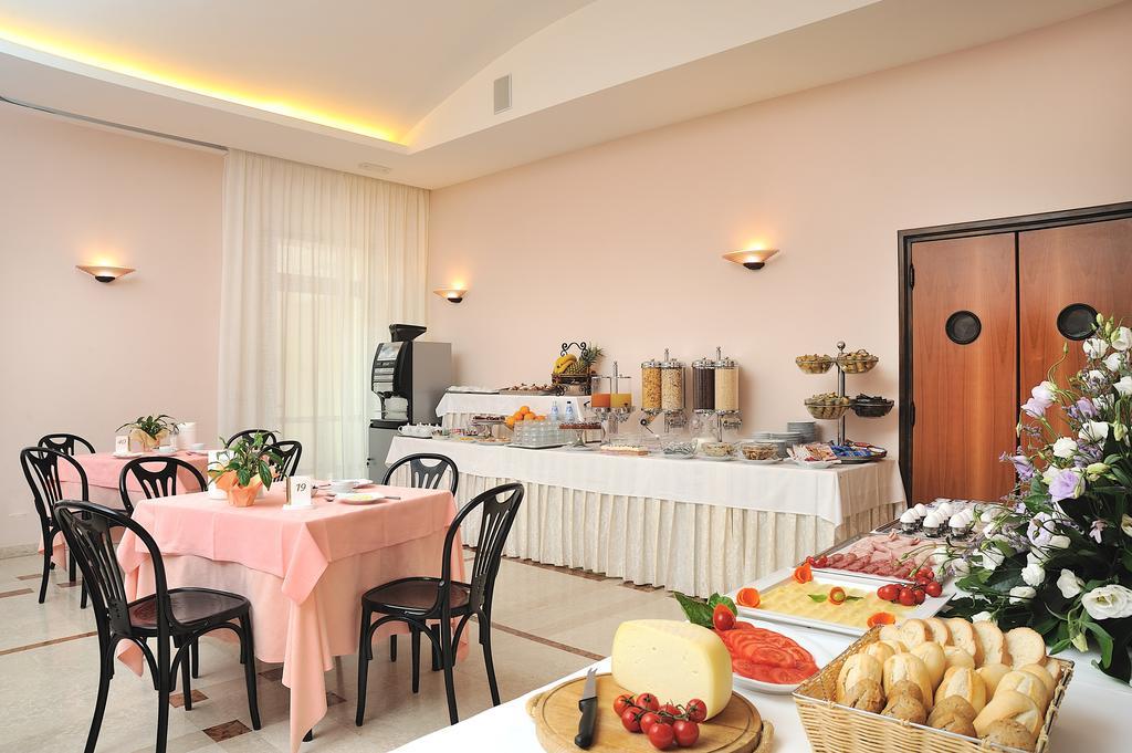 סניגליה Hotel Bel Sit מראה חיצוני תמונה