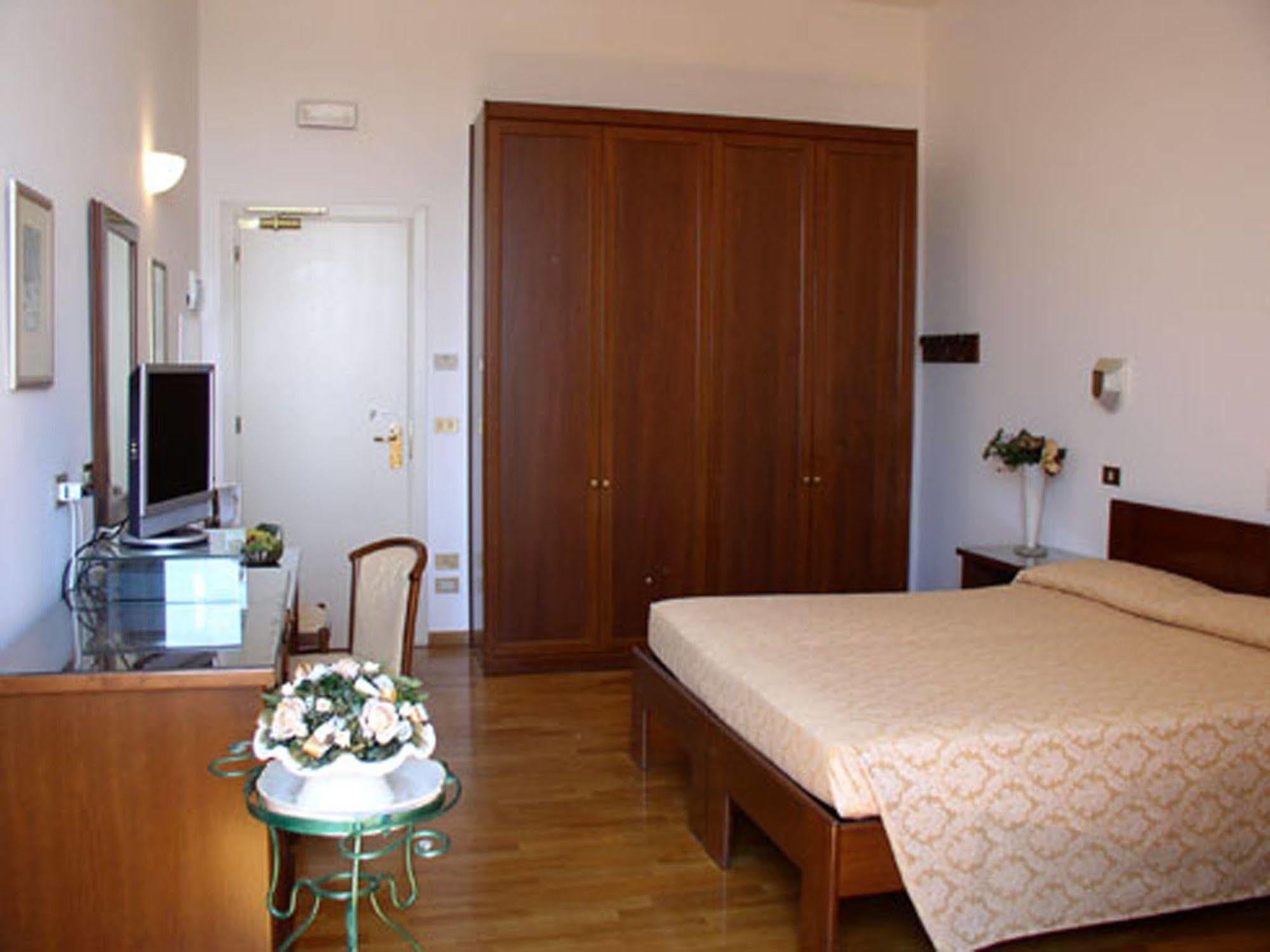 סניגליה Hotel Bel Sit מראה חיצוני תמונה