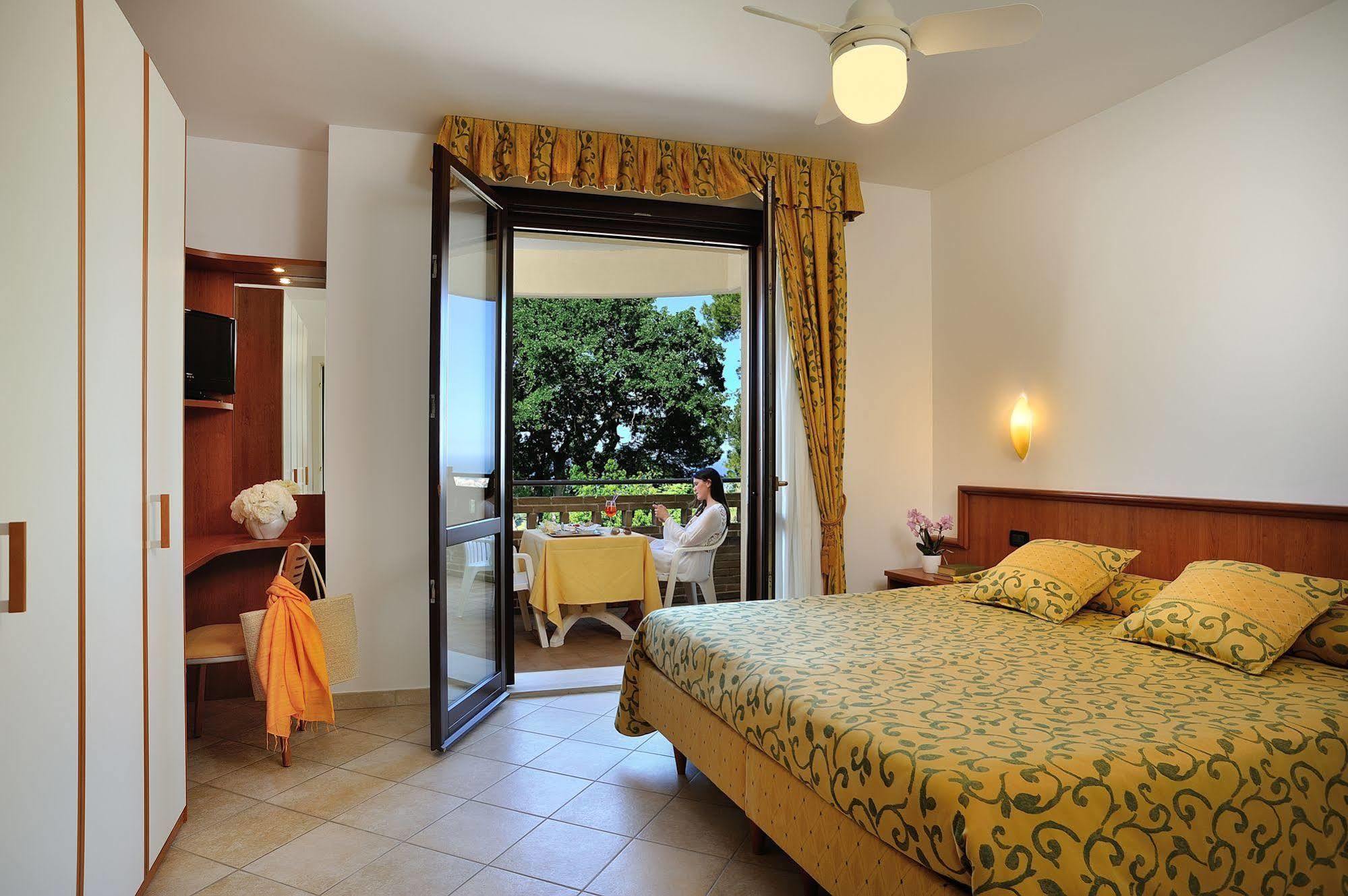 סניגליה Hotel Bel Sit מראה חיצוני תמונה